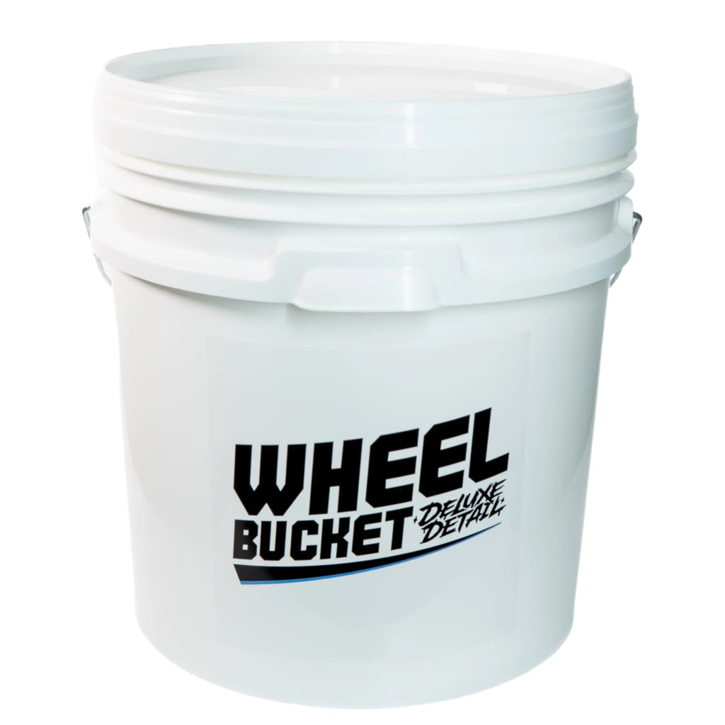 Deluxe Detail 15 litre Wheel Bucket in white with lid